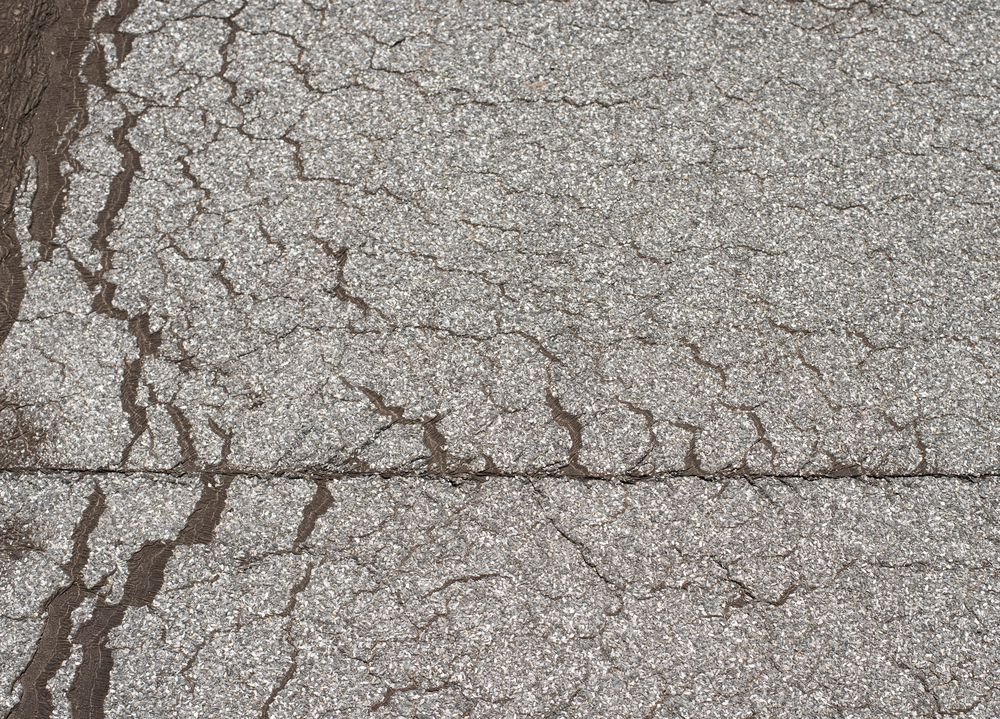 Daklekkage door scheuren in plat dak Eelde Losliggend dakleer op plat dak in Eelde