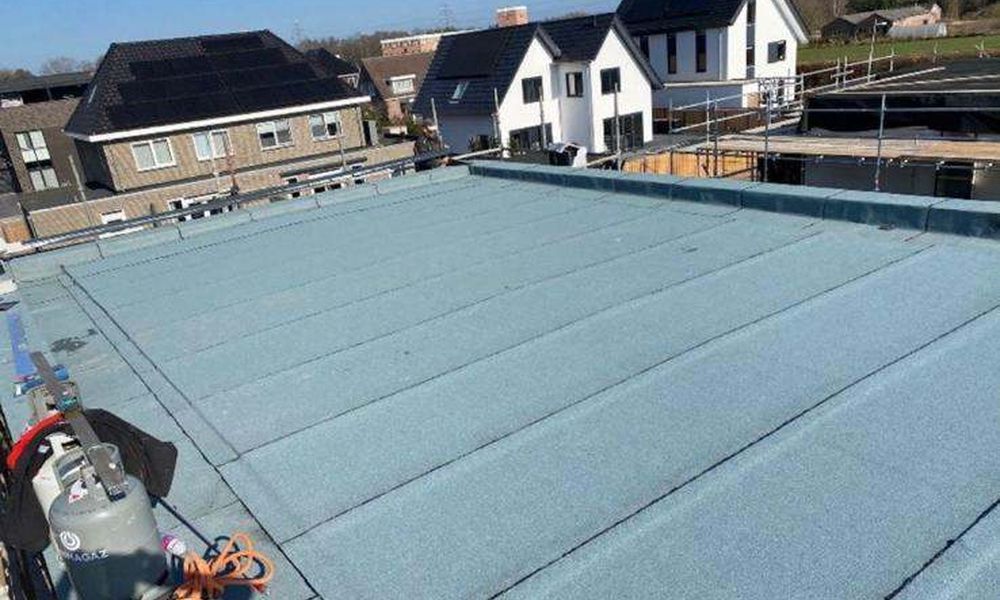 Nieuw dak in Eelde laten aanleggen Geheel nieuw plat dak aangelegd